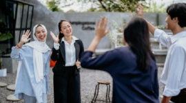 Greeting Artinya? Lengkap tentang Salam Bahasa Inggris dengan Benar (Freepik)