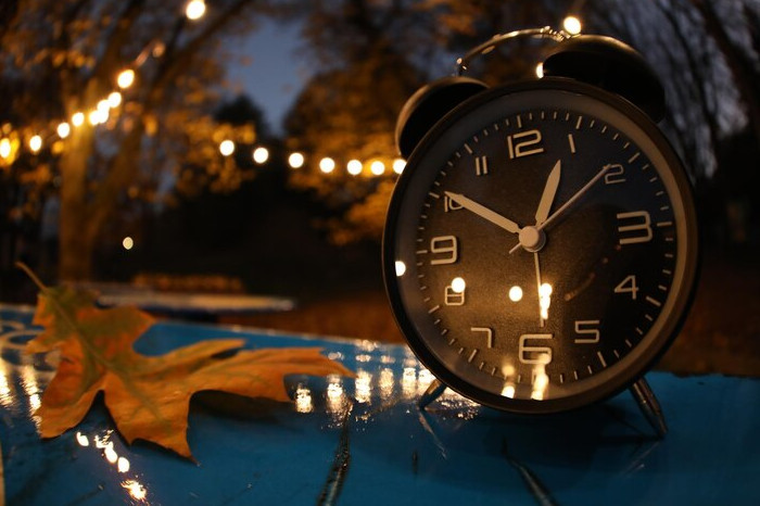 1 Hari 1 Malam Berapa Jam? Ini Jawaban dan Penjelasan Lengkapnya (Freepik)