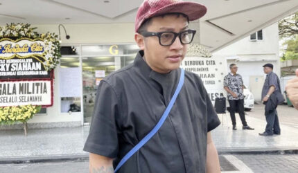 Dochi Pee Wee Gaskins Kenang Ricky Siahaan: Sosok Berpengaruh di Dunia Musik