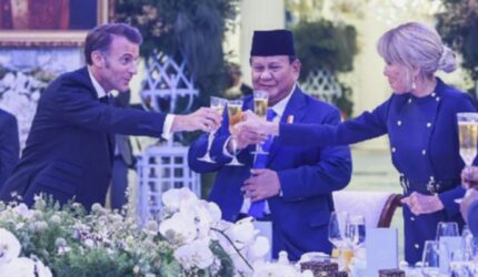 Prabowo-Macron Bersulang Cider Apel, Seskab Ungkap Momennya!