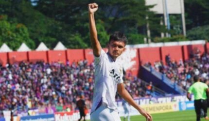 Transfer Persib: Bek Persik Merapat, Bursa Transfer Liga 1 Memanas!