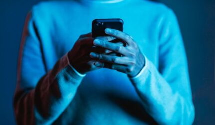Waspada! Pakar Ungkap Risiko Pencurian Data Lewat Hotspot Publik
