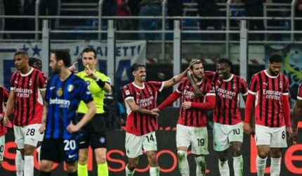 Formasi 3-4-3 AC Milan: Solusi Sementara, Bukan Jaminan Juara?