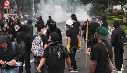 Polisi Pukuli Jurnalis Tempo Saat Liput Demo Buruh Semarang: Kronologi Lengkap
