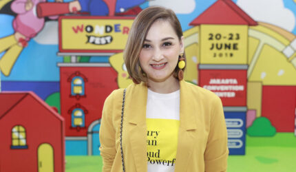 Kenangan Mona Ratuliu untuk Sang Ayah: Sosok Inspiratif dan Taat Beribadah