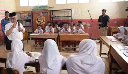 Hardiknas 2025: Mendikbudristek Dorong Siswa Aktif Belajar dan Berdiskusi