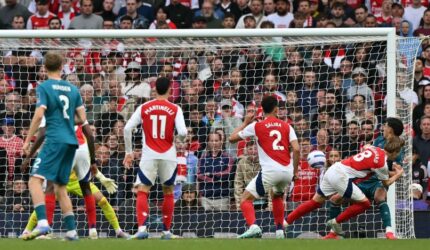 Liga Inggris Memanas: Vardy Bersinar, Arsenal Terjungkal, Sentuhan Pelatih Indonesia Terasa!