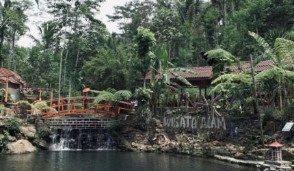 Air Terjun Umbulan Tanaka Malang: Pesona Jepang di Jawa Timur