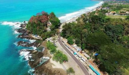 7 Pantai Indah dengan Kisah Mistis yang Menarik untuk Dijelajahi