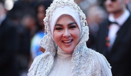 Syahrini di Cannes: Gaya Glamor & Dinner Mewah Bersama Angelina Jolie!