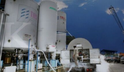 Harga Melonjak, BEI Suspensi Saham Tira Austenite (TIRA) Mulai Hari Ini (5/5)