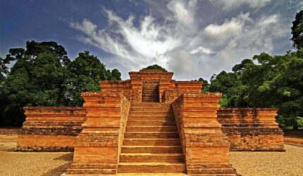Rekomendasi 8 Destinasi Wisata Menarik Liburan Waisak 2025