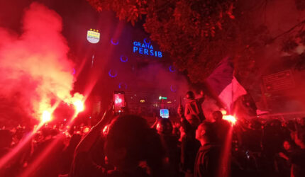 Persib Juara Liga 1: Euforia Bobotoh Bandung Pecah!