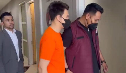 5 Berita Heboh Hari Ini: Jonathan Frizzy Terseret Kasus, Gading Marten Tak Hadiri Nikahan Luna Maya!