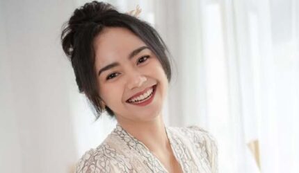 Ayu Puspa: Kisah Selebgram Bali Viral Berkat Senyum Kim Seon Ho