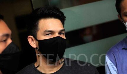Jonathan Frizzy Bebas: Wajib Lapor Polisi Dua Kali Seminggu