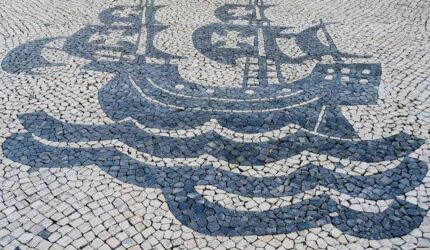 Menelusuri Jejak Calcada Portuguesa: Dari Makau yang Eksotis Hingga Lisboa yang Klasik