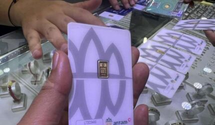Harga Emas Antam Tembus Rp1.956.000/Gram, Naik Rp25.000 Hari Ini