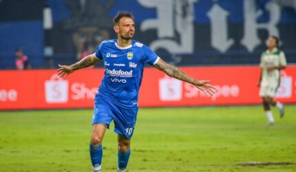 Harga Tiket Termurah Persib vs Barito Liga 1 2025: Panduan Lengkap!