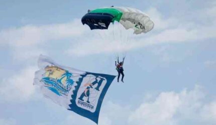 Festival Skydiving Karimunjawa Jepara: Padukan Adrenalin dengan Pesona Laut