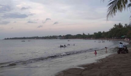 Liburan Seru: Panduan Lengkap Seharian di Pantai Legon Prima Anyer
