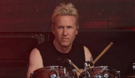 Foo Fighters Ganti Drummer: Josh Freese Kaget Didepak Mendadak!