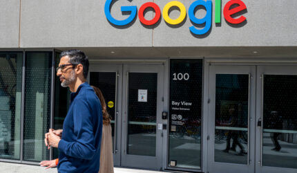Google NotebookLM: Ubah Dokumen Panjang Jadi Podcast Lebih Mudah!