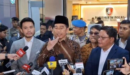 Jokowi Bungkam: Budi Arie Terseret Kasus Judi Online?