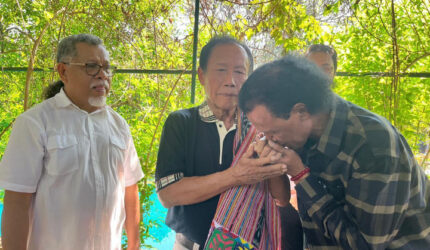 Hercules Minta Maaf ke Sutiyoso: Kisah di Balik Kain Timor dan Cium Tangan