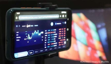IHSG Menguat 0,55% ke 7.206, SMGR, PGEO, dan ESSA Terbang Tinggi Jumat