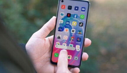 Layar HP Tak Responsif? 7 Penyebab & Cara Mengatasinya