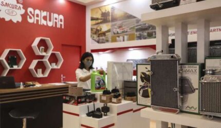 Tarif Impor Dipangkas: Peluang Emas Emiten Eksportir? Analis Ungkap Strateginya!