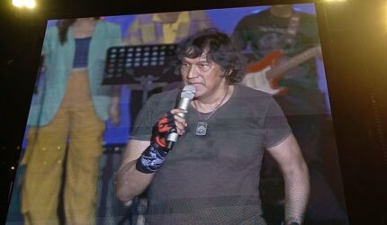 Ikang Fawzi dan Nicky Astria Ramaikan Konser God Bless Unplugged Spektakuler