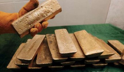 Harga Emas Terkini: Analis Ungkap Penyebab Penurunan Jelang Siang Ini