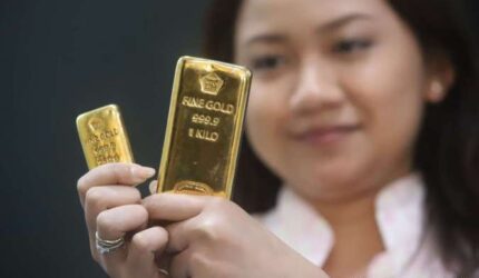 Harga Emas Antam Hari Ini Turun: Rp1.902.000 per Gram