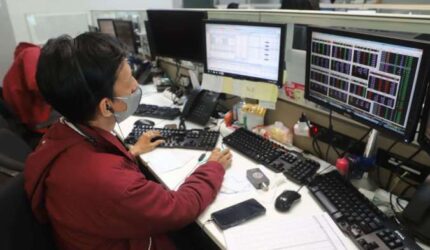 Strategi Jitu: Review Portofolio Investasi Saat Ekonomi Tidak Pasti