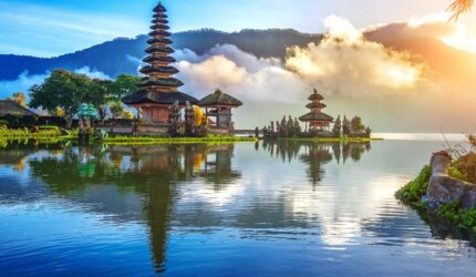 Panduan Lengkap: Pilih Liburan Ideal, Open Trip atau Private Trip?