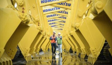 Pendapatan United Tractors (UNTR) Naik 6% di Kuartal I-2025, Laba Bersih Turun 30%