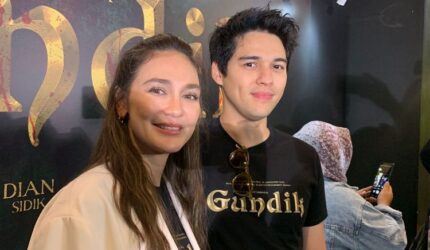 Luna Maya Hampir Menikah dengan Orang Lain: Kisah Tekanan Sosial Sebelum Maxime Bouttier