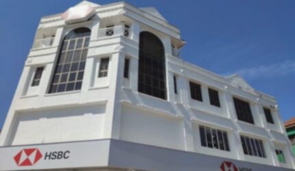 HSBC PHK Puluhan Karyawan AS, Tutup Unit Perbankan Bisnis