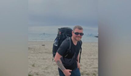 Gila! Traveler Ini Jalan Kaki Inggris-Vietnam 15.000 Km