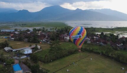 Saloka Theme Park: Terbang Tinggi dengan Balon Udara Spesial!
