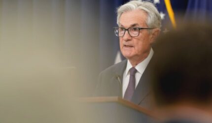The Fed Tahan Suku Bunga, Apa Dampaknya Bagi Rupiah?