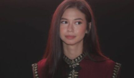 Suka Tantangan, Yuki Kato Mulai Jajal Olahraga Surfing
