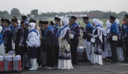 Teror Bom Hantui, Haji Jember Mendarat Darurat di Kualanamu