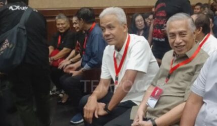Ganjar Pranowo hingga Krisdayanti Hadiri Sidang Hasto Kristiyanto