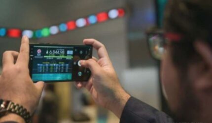 Menguat di Akhir Pekan, Bagaimana Proyeksi IHSG Awal Pekan Depan?