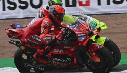MotoGP Aragon: Murid Rossi Hampir Kalahkan Marquez, Kejutan Kualifikasi!