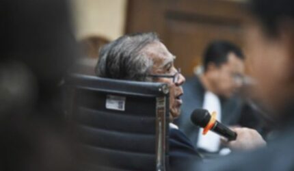 Hasto Hadirkan Eks Hakim MK, Bongkar Bukti & Pasal Perintangan?