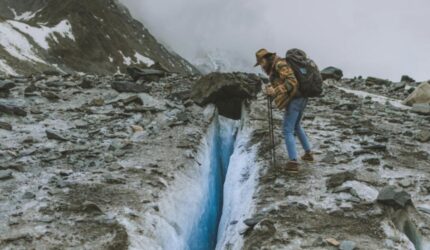 3 Fakta Crevasse, Celah Gletser yang Ditakuti Pendaki Gunung Es